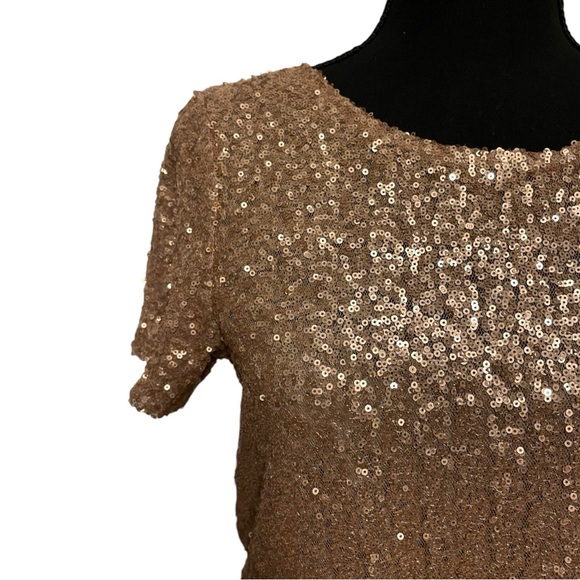 Fun, dazzling sequence top. Size Medium. Foreign exchange. - Picture 3 of 6
